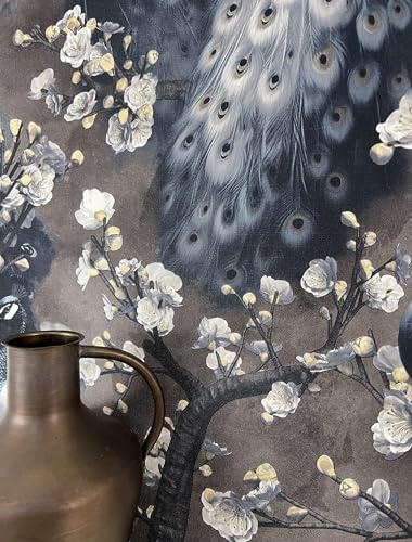 Newroom Vliestapete Grau Pfau Chinoiserie Tapete Wohnzimmer Vintage | Federschweif mit Kirschblütenzweigen, Taupe-Grau, Anthrazit-Schattierungen, cremeweiße Blüten, Mustertapete für Schlafzimmer
