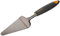 Fackelmann Schneidheber 27 cm SOFT, Küchenhelfer mit Funktionsteil aus Edelstahl, Tortenheber mit ergonomischen Griff (Farbe: Orange/Grau), Menge: 1 Stück