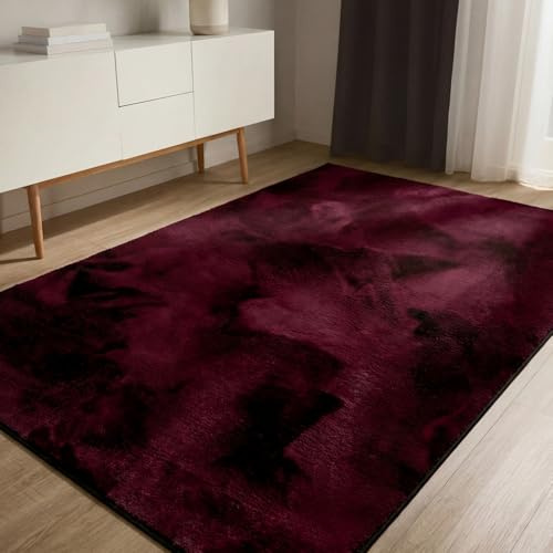benuta Basic Kunstfaser Fellteppich Furry - Bordeaux 160x230 cm - Weicher Wohnzimmerteppich - Anti-Rutsch-Rückseite - Waschbar - Für Fußbodenheizung geeignet
