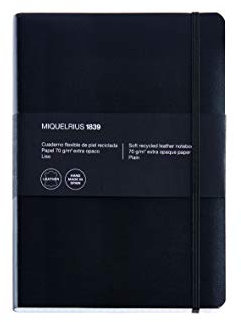 Miquelrius - Cuaderno flexible con índice alfabético de piel reciclada A5+ (152 x 210 mm), 300 hojas, Papel cuadriculado 5 mm, Con goma elástica, Fabricado en España, Color negro
