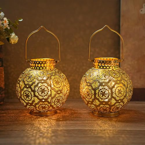 TRIROCKS Set mit 2 Marokkanischen Tischlampen aus Metall 18 cm Hoch Batteriebetrieben Kabellos mit LED-Lichterkette für Schlafzimmer Party Veranstaltungen Hochzeit Garten Veranda Drinnen Draußen(Gold)