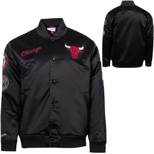 Mitchell & Ness NBA Blackout Heavyweight Satin Jacke | Chicago Bulls | Größe 2XL, Schwarz, hochwertige Patches und Stickereien auf Brust und Ärmeln, Rippbündchen