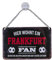 Blechschild Hier wohnt EIN Frankfurt Fan - Metallschild mit Kordel und Saugnapf - für Fans Ultras Anhänger - Wand Deko Schild Artikel Zubehör - Hängeschild Haustür Eingang - Geschenk Idee - 18x12cm