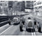 decomonkey Fototapete Auto 400x280 cm XXL Design Tapete Fototapeten Vlies Tapeten Vliestapete Wandtapete moderne Wand Schlafzimmer Wohnzimmer Rennen grau