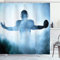 ABAKUHAUS Duschvorhang, Heroisch Geformter Rugby Spieler Schattenbild der im Nebel Spielplatz Globalem Sport Druck, Stoffliches Gewebe Badezimmerdekorationsset mit Haken, 175 X 200 cm, Blau