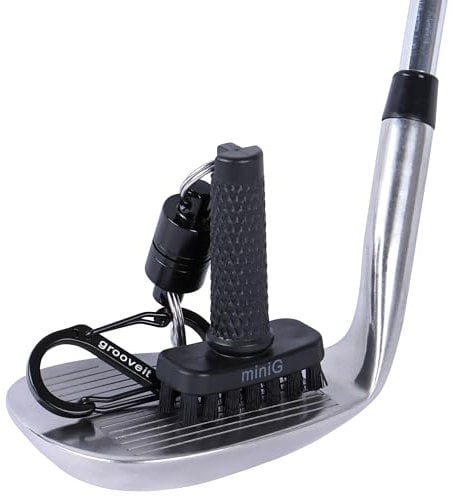 Grooveit Mini-Golfbürste. Der kleine MiniG Dry Scrubber verfügt über einen abnehmbaren Magnet, robuste Nylonborsten und 3 Jahre Garantie – verwendet auf Allen professionellen Golftouren –