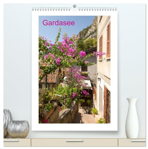 Gardasee (hochwertiger Premium Wandkalender 2026 DIN A2 hoch), Kunstdruck in Hochglanz: Ein wundervoll mediterraner Bergsee (CALVENDO Orte)