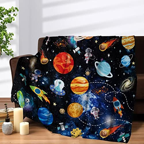 Kuscheldecke Flauschig Weltraum Jungen Kinder, Weich Warm Weltraum Astronaut Flanell Fleecedecke Decke, Plüsch Kuscheldecke Rakete Planet Wohndecke Überwurfdecke für Bett Couch Sofa Deko, 130 x 152 cm