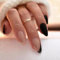 JUSTOTRY 24 Stück Schwarz Matt Nägel Zum Aufkleben Kurz,Gold Swirl Mandel Press on Nails Muster,Glossy Oval Kunstnägel Fake Nails Mittel,French Fingernägel Künstliche Nägel für Frauen