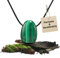 PURAJA Pendentif en pierre précieuse en véritable pierre naturelle: Malachite | Chaîne en cristal avec pendentif en forme de goutte y compris un noble cordon | Pierre de guérison/porte-bonheur
