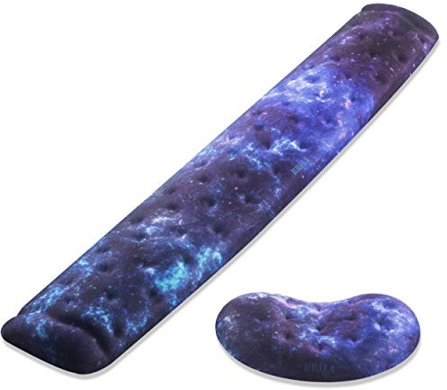 BRILA Handballenauflage – Ergonomisch Memory-Schaum Handgelenkstütze für PC Gaming Computer Laptop Arbeit - Massieren von Löchern Design wrist rest (Nebula Bundle)