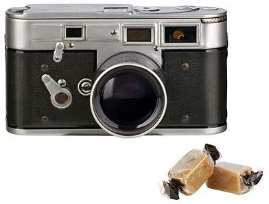 Novelty Vintage-Style Camera Shaped Tin with Creamy Vanilla Fudge 100g