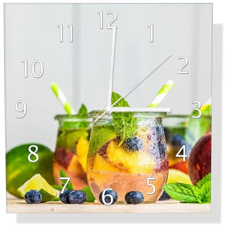 Wallario Design-Wanduhr Erfrischender Eistee mit Pfirsichen und Blaubeeren aus Glas, Motiv-Uhr Größe 30 x 30 cm, weiße Zeiger