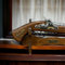 Steinschloss Pistole Mit Ständer oder Perkussions Pistole Holz und Metall Deko Waffen Replik LARP Reenactment historische Dekoration für einen Sammler oder Geschenk für Mann schießt Nicht (W178)