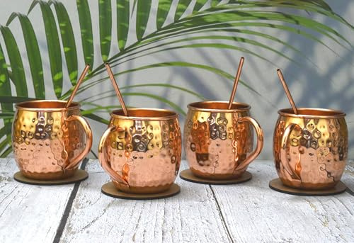 India House - Lot de 4 tasses Moscow Mule de 16 oz | Lot de tasses à cocktail | 100% cuivre | Verres en cuivre | Cadeau de fête (ensemble de 4 tasses martelées - poignée en cuivre (4 sous-verres, 4
