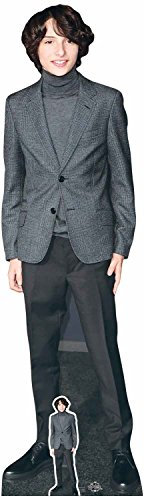 STAR CUTOUTS Finn Wolfhard aus Stranger Things Pappaufsteller in Lebensgröße mit kostenlosem Mini-Tischaufsteller