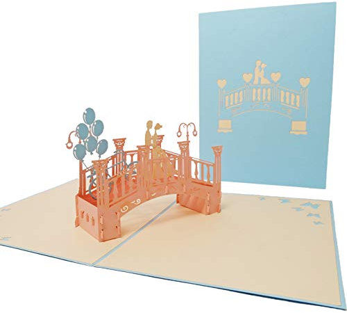 Favour Pop Up® - 3D Hochzeitskarte. Ein filigranes Kunstwerk, dass sich beim Öffnen als Hochzeitspaar auf einer Brücke entfaltet. TW036 …