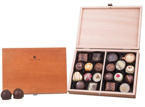CHOCOLISSIMO - Schokolade Geschenk - Pralinen Geschenk - 20 handgemachte Pralinen im Holzkästchen - Geschenkidee Weihnachten, Geburtstag, Muttertag, Vatertag, Namenstag, Valentinstag - ChocoClassic