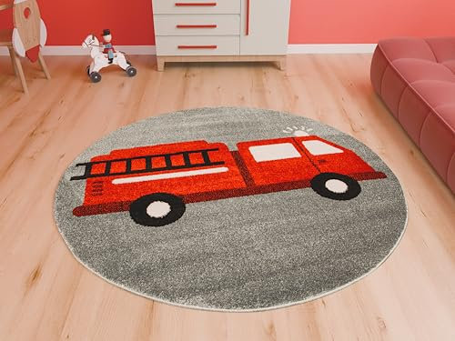 AKCILA Lima runden Kinder Teppich Feuerwehrauto Grau|Rot 140 cm|Kinderzimmer Kurzflor Teppiche | Kinderteppich Jungen |Kids Carpet | Spielteppich Kinder | Babyzimmer Tepich | Wohnzimmer|Schlafzimmer