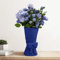 Relexome Keramik Vase mit Schleife, 24,5 cm Modern Boho Vase, dekorative Aesthetic Blumenvase für Frische Blumenstrauß, Pampasgras, für Wohnzimmer, Schlafzimmer, Tischdekoration, Home Deko，Tiefblau