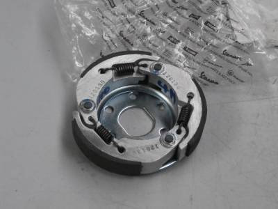 CM1002025 CLUTCH COMPLETE: PIAGGIO / VESPA ENGINES 50 2T-4T