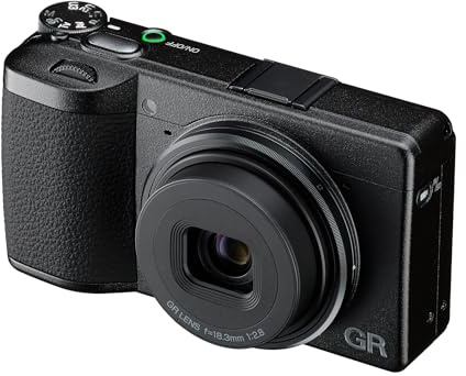 Ricoh GR IV HDF, Premium-Digitalkompaktkamera, 25,74 MP APS-C-CMOS-Sensor, 28 mm f/2,8 GR-Objektiv, Schwarz
