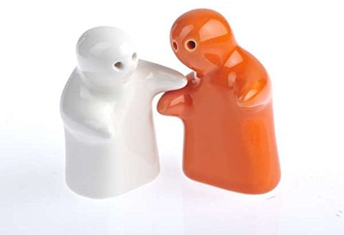 2x Salz- und Pfefferstreuer Pärchen, Umarmende, Liebende, Geister, Gespenster, die wohl süßesten Salzstreuer schöne Handarbeit, bestehend aus 2x Pärchen Salzstreuer Pfefferstreuer (Orange)
