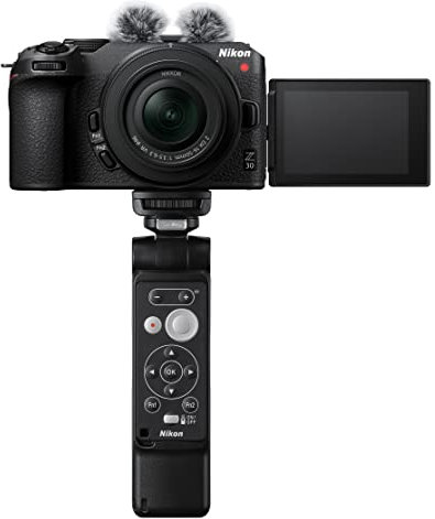 Nikon Z30 Vlogger Kit + Lexar SD 64GB 800x Fotocamera Mirrorless, CMOS DX da 20.9 MP, LCD Angolazione Variabile, Registrazione fino a 125min, Video 4K, Nero [Nital Card: 4 Anni di Garanzia]