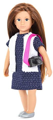 Lori - Mini-Puppe - 15 cm große Reisepuppe - Kleidung, Schuhe & Kamera - Puppe & Zubehör - 3 Jahre +