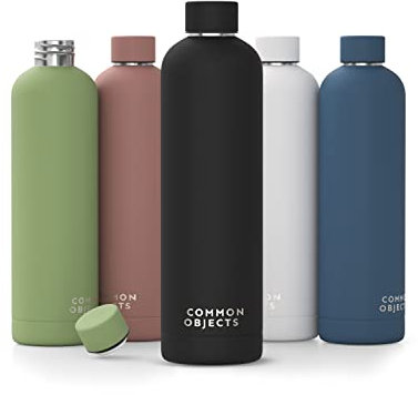 Common Objects Trinkflasche Edelstahl 750 ml | auslaufsichere, isolierte Thermosflasche | Wasserflasche Kohlensäure geeignet | Sportflasche, water bottle, thermos | Büro, Gym, Outdoor | DAS ORIGINAL