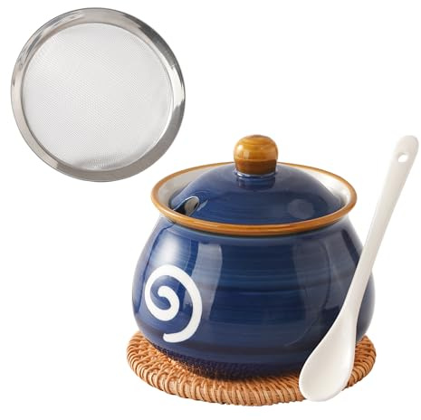 Elyfree Bacon Grease Container with Strainer, Ceramic Bacon Grease Saver with Strainer 23oz, Cooking Oil Storage for Kitchen (Blue and Spiral)