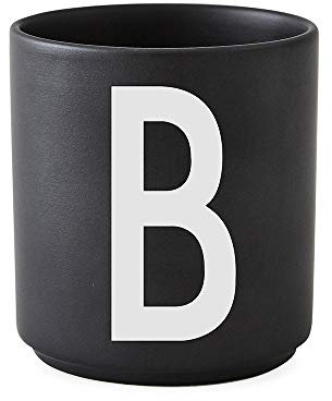 Design Letters - Personal Porzellanbecher - schwarz - B - Arne Jacobsen - Design - Tasse