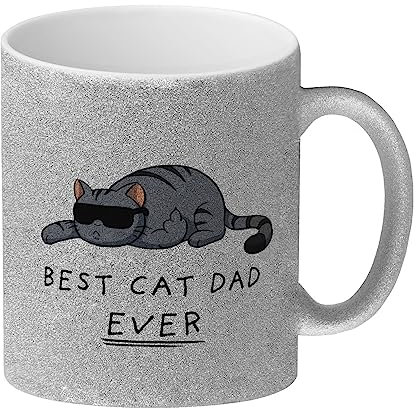 Best cat dad ever. Glitzer-Kaffeebecher Der Kaffeebecher ist ideal für Katzenliebhaber die das gern auf humoristische Art zeigen. Der Becher ist ideal für zu Hause aber auch auf