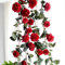 Yunhigh Künstliche Rosengirlande, Seide, rote Rosen/Efeu, Pflanzenblätter, für Hochzeit/Party/Garten/Wanddekoration rote rose