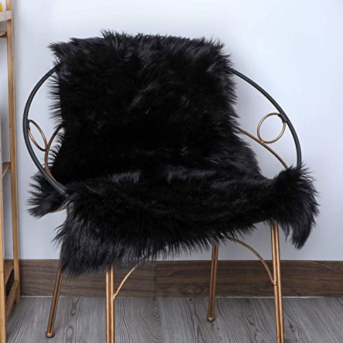 HLZDH Faux Lammfell Schaffell Teppich Kunstfell Dekofell in Super weich Lammfellimitat Teppich Longhair Fell Optik Nachahmung Wolle Bettvorleger Sofa Matte (90 x 60 cm, schwarz)