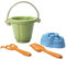 Green Toys 8645427 Sandspielzeug für Sandkasten und Strand, nachhaltiges Spielset inkl. Eimer, Schaufel, Harke und Förmchen für Kinder ab 18 Monaten, 4-teilig, grün