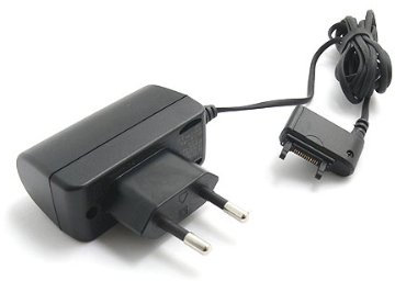 Sony Ericsson Original Ladekabel Ladegerät Netzteil CST-75 für D750i J100i J110i J120i J220i J230i K200i K220i K310i K320i K510i K530i K550i K610i K750i K770i K800i K810i K850i M600i