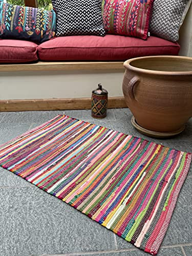 Second Nature Online Rainbow umweltfreundlicher Chindi-Rag Teppich handgeknüpft in Flacher Webart mit mehrfarbigen Streifen aus recyceltem Stoff - 60 cm x 90 cm