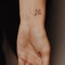 Inkster Tattoo - One Line Flugzeug | vegane & wasserfeste Temporäre Tattoos für Erwachsene - EU-Kosmetikzertifizierte Farbe - revolutionäres 2 Wochen Tattoo | Premium Klebetattoos & Fake Tattoo