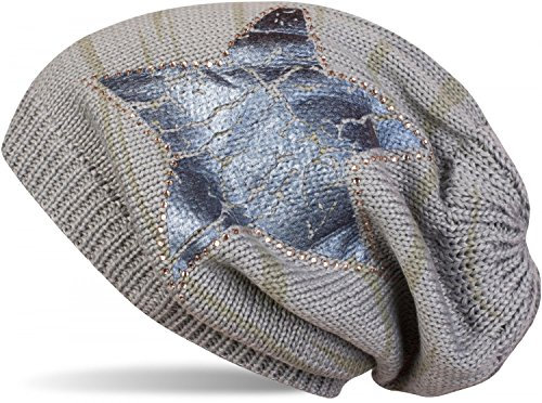 styleBREAKER Strick Beanie Mütze mit Vintage Stern Print und Strass Rand, Strickmütze mit Streifen Muster, Unisex 04024083, Farbe:Hellgrau/Blau