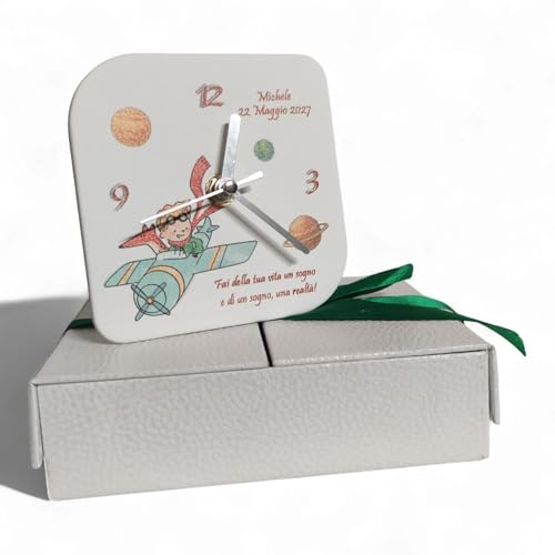 oggettando Tischuhr aus Kunstleder, kleiner Prinz, mit passender Schachtel, Gastgeschenk für Taufe, Kommunion, Konfirmation und originelle Geschenke (kleiner Flugzeugprint)