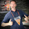 CKB LTD® Novelty Pizza Holder Pouch and Lanyard - Ungewöhnliche Geschenk - Hält Große Pizza-Scheiben- Die ultimative Pizza Lovers Gadget