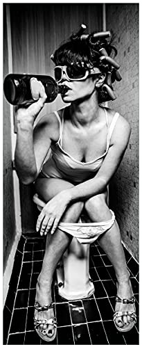 Wallario selbstklebendes Poster - Kloparty - Sexy Frau auf Toilette mit Weinflasche, Aufkleber in Premiumqualität, Klebefolie Größe: 50 x 125 cm