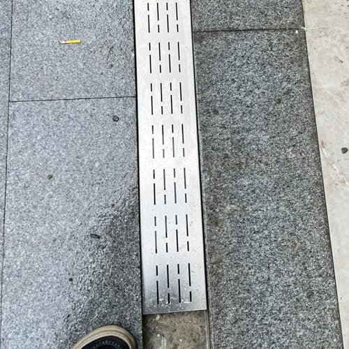 Sistema di scarico della trincea dell'acciaio inossidabile con la griglia per il drenaggio efficace del cortile, dei vialetti del calcestruzzo e del ponte del giardino