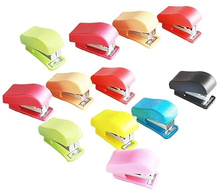 NUOBESTY Kleiner Tischheftgerät 24 Stück mit Einzigartigem Design aus Kunststoff Tragbarer und Kinderfreundlicher Kleiner Hefter Zufällige Farbe für Büro und Desktop Dekoration