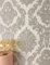 NEWROOM Papier peint Taupe Ornements Intissé - Moderne Gris Vintage