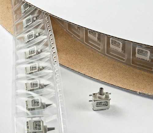 Schalter mit Druckschalter, 0,4 VA, 28 V.