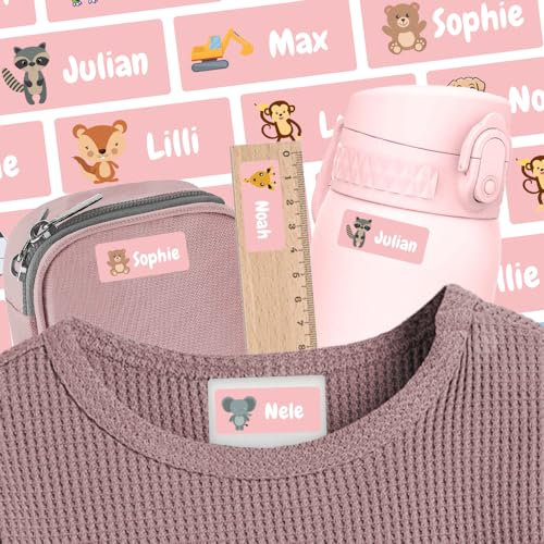 Etiketten selbstklebend mit Motiv & Name (250 Sticker) – Namensetiketten für Bügeletiketten, Textiletiketten und Co – Geeignet für die Waschmaschine, Spülmaschine, Geschirrspüler – 30 x 13 mm