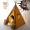 PaLulli® Tipi Zelt für Kinder aus 100% Baumwolle mit Kuschelmatte, Anti-Kollaps-System [Stabil], Camping-Hängelampe & 2 Dekokissen, Tippi Kinderzelt Teepee Spielzelt (Karamell)