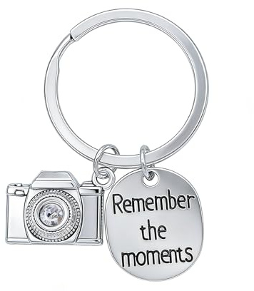 Carniee Portachiavi con Ciondolo Macchina Fotografica Vintage Targhetta Incisa Ricorda i Momenti - Regalo Sentimentale per Amiche e Coppie Decorazione Pratica per Chiavi e Borse Argento A
